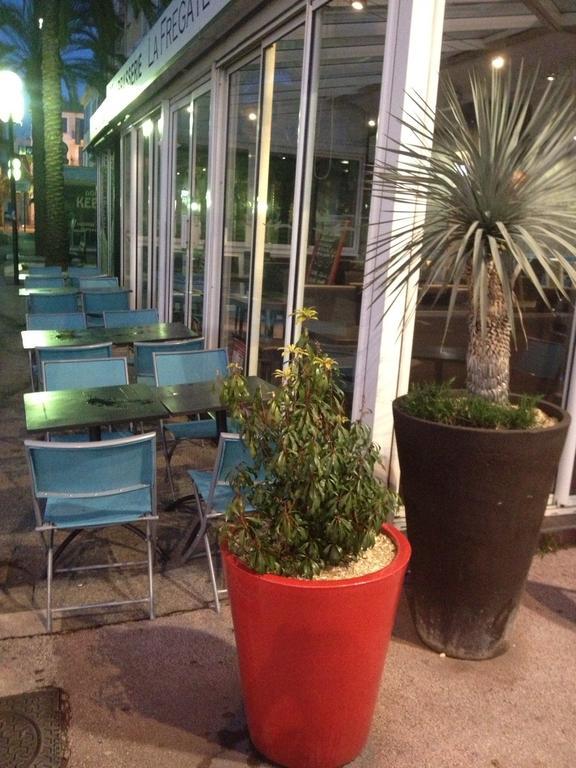 拉弗雷格特餐厅酒店 滨海拉塞讷 外观 照片